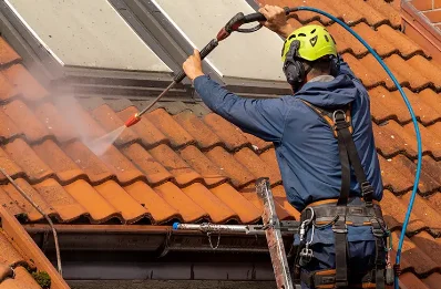Démoussage et hydrofuge de toiture à Pépieux